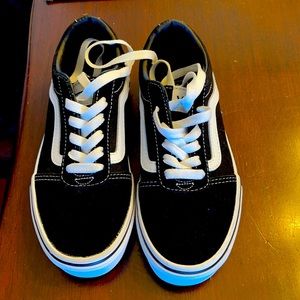 Brand New! Kids vans size 2.5